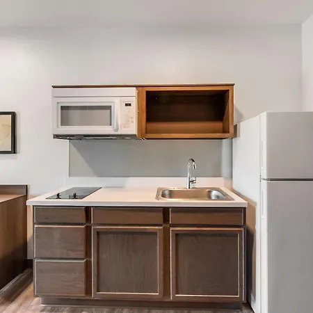 Woodspring Suites Bakersfield Airport